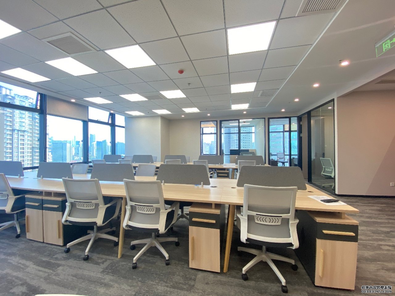 长宁龙之梦办公室招租 (3).jpg